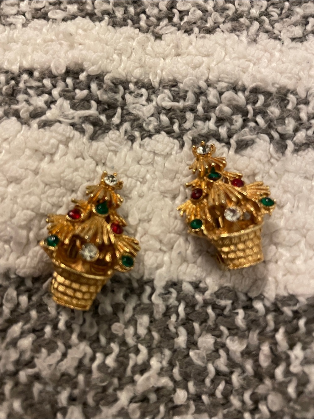 Vintage Gold Tone Christmas Tree Clip-On Earrings Rhinestone Holiday Jewelry